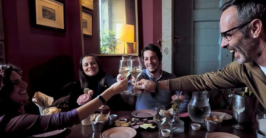 Porto: Wine Tour & One Hour Fado Show | All Included - Porto viewpoints and local streets