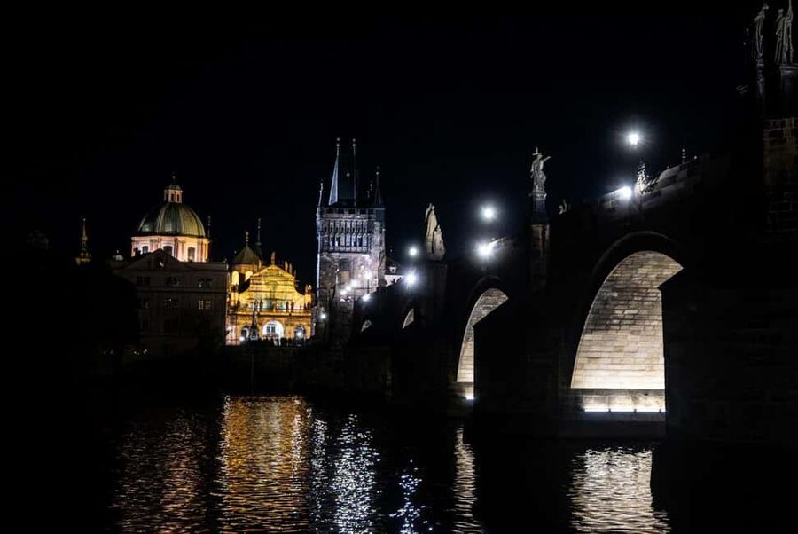 Prague: Vltava River Cruise in Jazz Style and Commentary - Choosing between the upper and lower decks