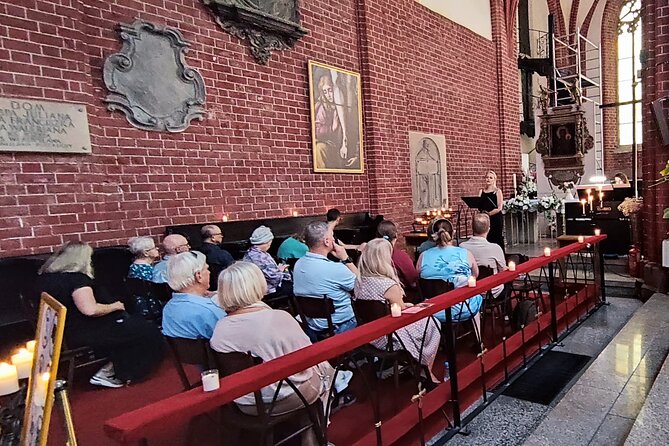 Private Candlelight concerts with classical music in Wroclaw - The cathedral acoustics are part of the performance
