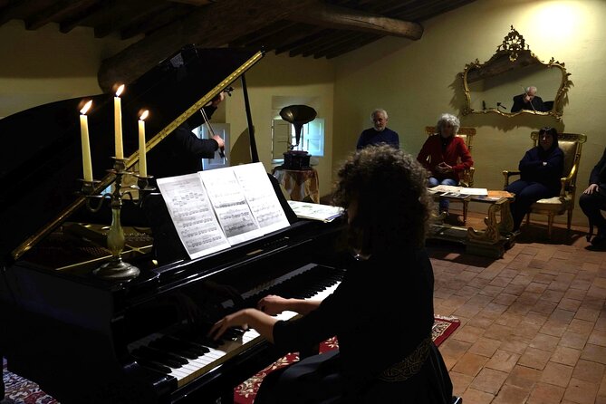 Private Concert in the Artist's House on the Hills of Lucca - Why the group size changes the evening