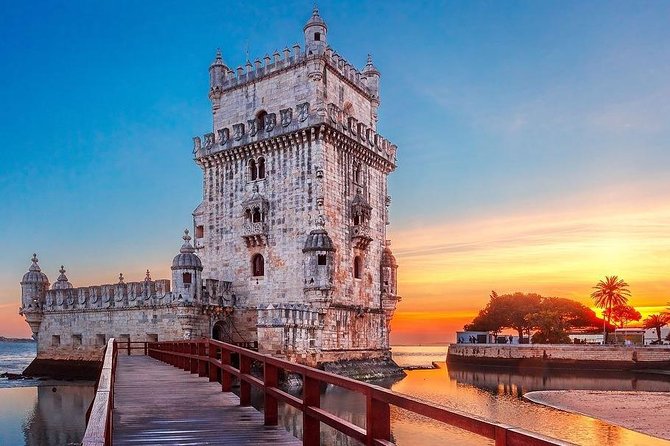 Private tour: Lisbon Fado Dinner Show and Panoramic Night Tour - Alfama, dinner, and the sound of Fado