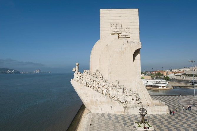 Private tour: Lisbon Fado Dinner Show and Panoramic Night Tour - Is $190.84 per person fair?