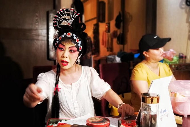 Private Tour: Shichahai, Nanluoguxiang and Peking Opera&dinner - Why this evening works well for a first Beijing night