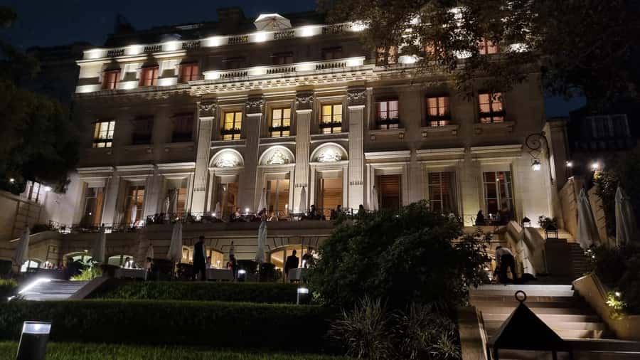 Recoleta Walking Tour and Live Jazz Show - Avenida Alvear and French-style Buenos Aires