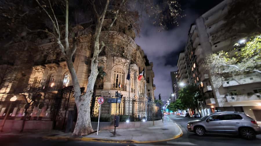 Recoleta Walking Tour and Live Jazz Show - Meeting Luz outside the Fine Arts Museum