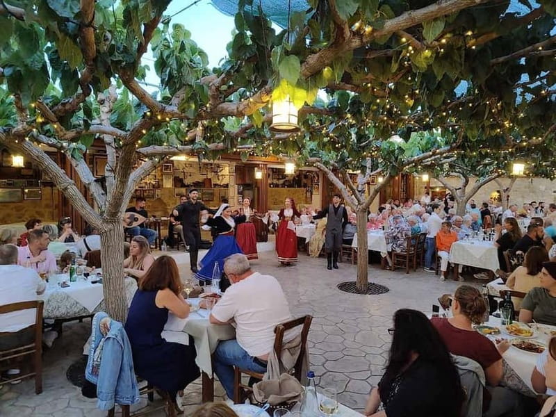 Rethymnon: Cretan Night with Dinner and Live Music - A Cretan evening built around participation
