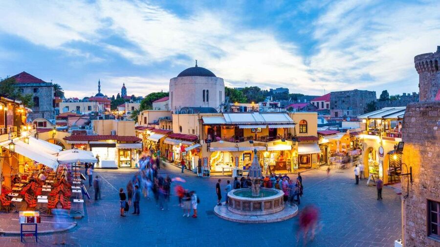 Rhodes: Guided Rhodes City By Night with Live Music & Dinner - Why Rhodes looks different after sunset