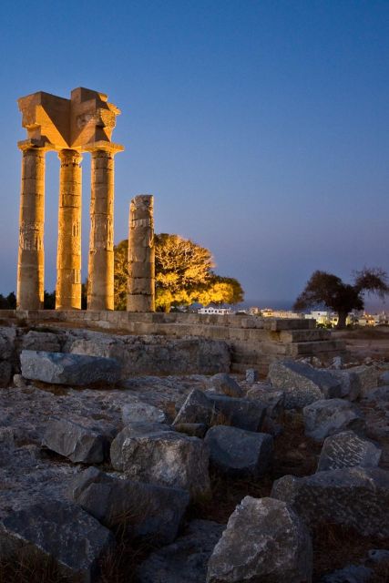 Rhodes: Guided Rhodes City By Night with Live Music & Dinner - Who will get the most from this evening