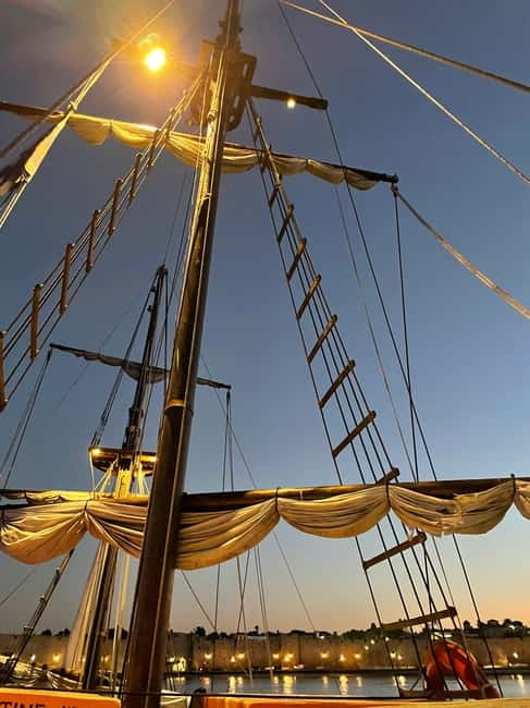 Rhodes: Night Cruise with Live Music and Sightseeing. - Who Will Enjoy This Rhodes Cruise