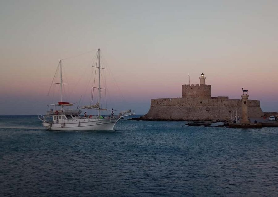 Rhodes: Sunset Cruise with Open Bar, Dinner, & Live Music - Should you book the Rhodes sunset cruise?