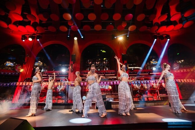 Romantic Dinner with Fireworks, Symphony & Kiss of the Sea Show - Live music, dancing, and the wait for the finale