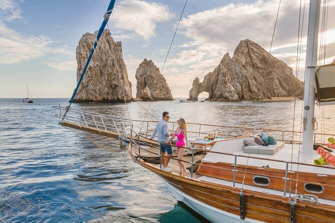 Romantic Sailboat Sunset: Live Music, Premium Bar & Dinner -Cabos - Key points at a glance