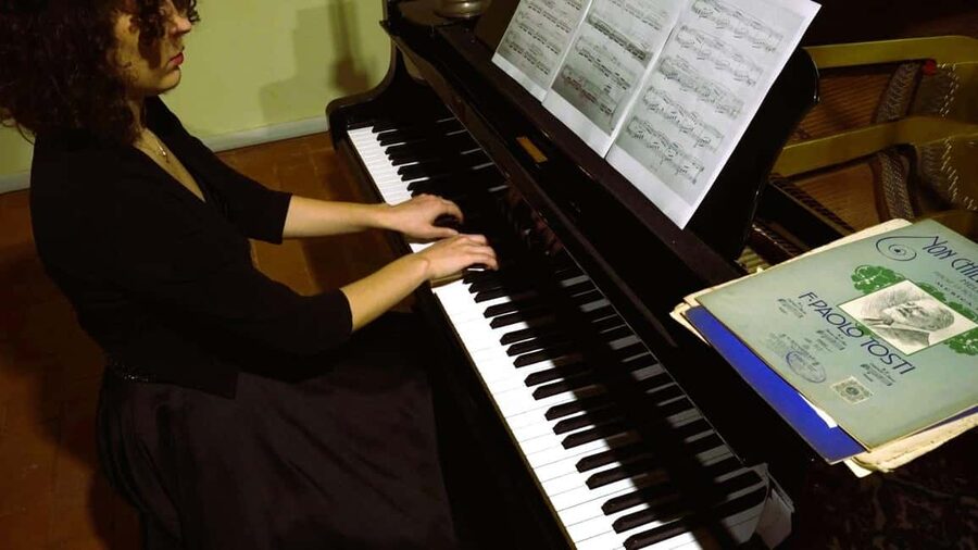 RomanticOpera concert in the artist's house on the hills and wine tasting - Price, transport, and practical value