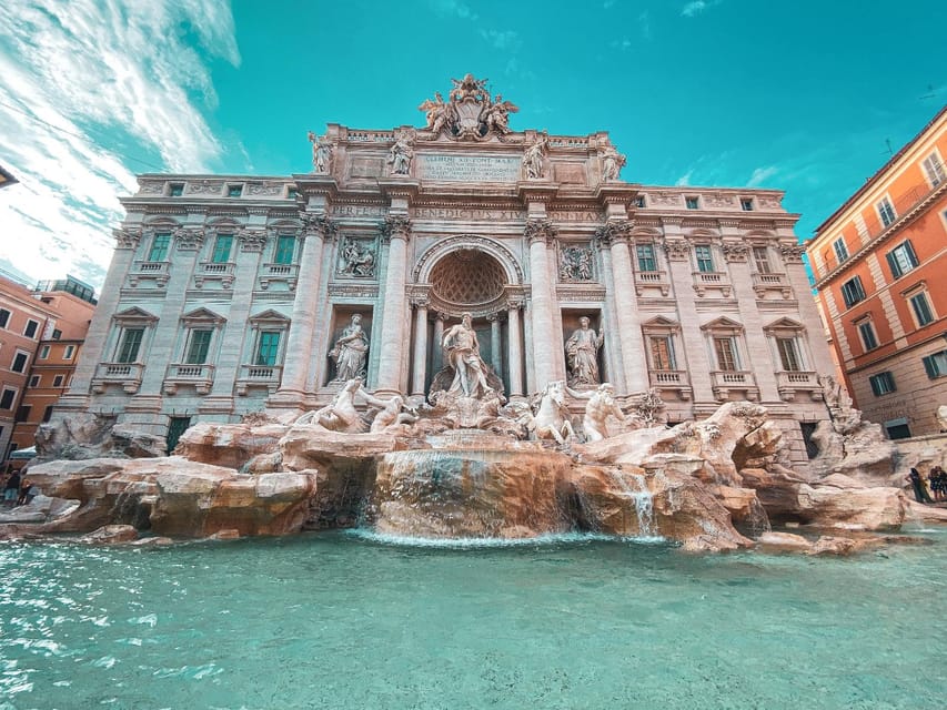 Rome: Opera Concert at Palazzo Poli - Fontana di Trevi - Sala Dante and the concert atmosphere