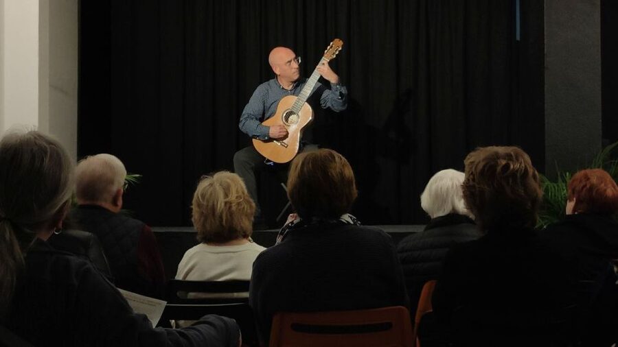 Ronda: Spanish - Classical & Flamenco - Guitar Concert - Why this short Ronda concert works so well