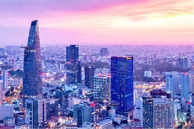 Saigon After Dark With Seafood, Beer & Live Music Bar - Old Saigon Inside the Nguyen Thien Thuat Apartments