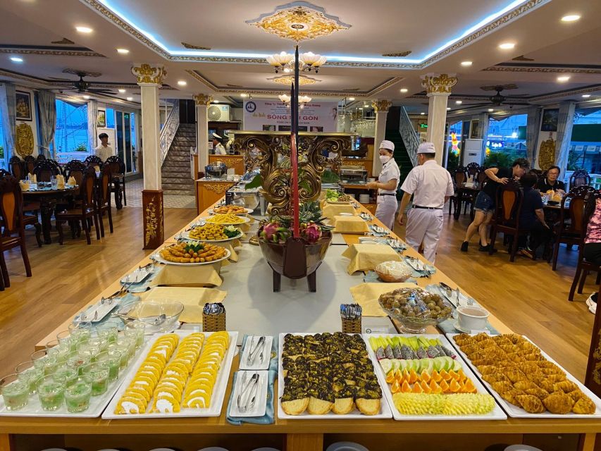 Saigon River Dinner on Cruise with Buffet and live music - Who will enjoy this cruise most