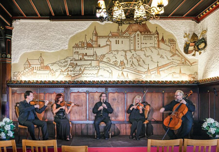 Salzburg: Best of Mozart Fortress Concert and Dinner - Timing the evening from dinner to music