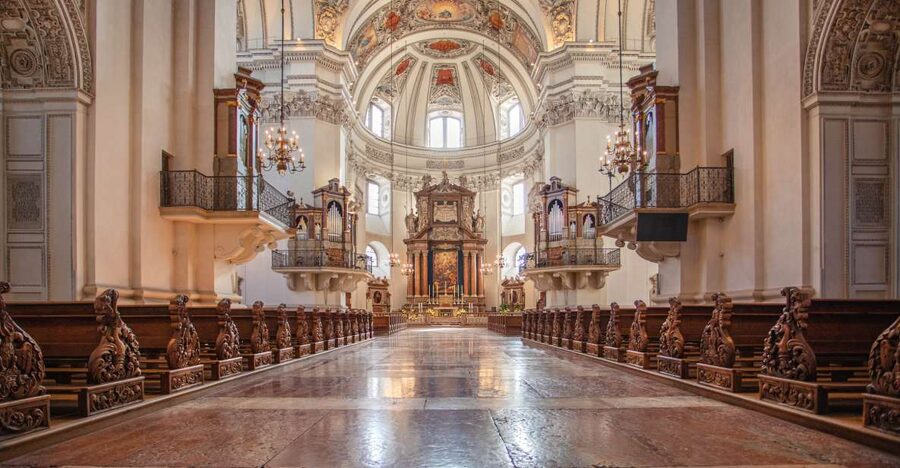 Salzburg Cathedral: Organ Concert at Midday - Entering Salzburg Cathedral at Midday