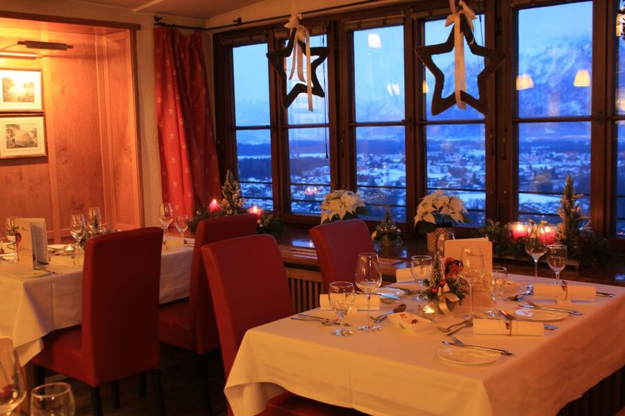 Salzburg: Christmas/Advent Concert & Dinner - The funicular ride from Festungsgasse 4