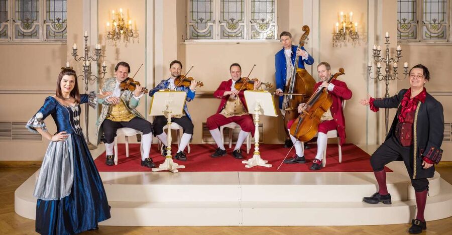 Salzburg: Mozart Concert with Dinner - The three-course menu, one plate at a time