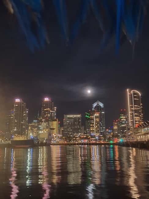San Diego: Enjoy a jazz cruise on Laki's Lounge - Drinks Onboard, but Bring Only Yourself