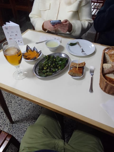Santiago: Guided Foodie Tour with Drinks, Tapas & Live Music - The market option around midday