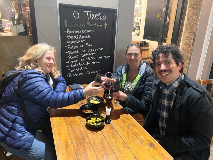 Santiago: Guided Foodie Tour with Drinks, Tapas & Live Music - How Alex shapes the experience