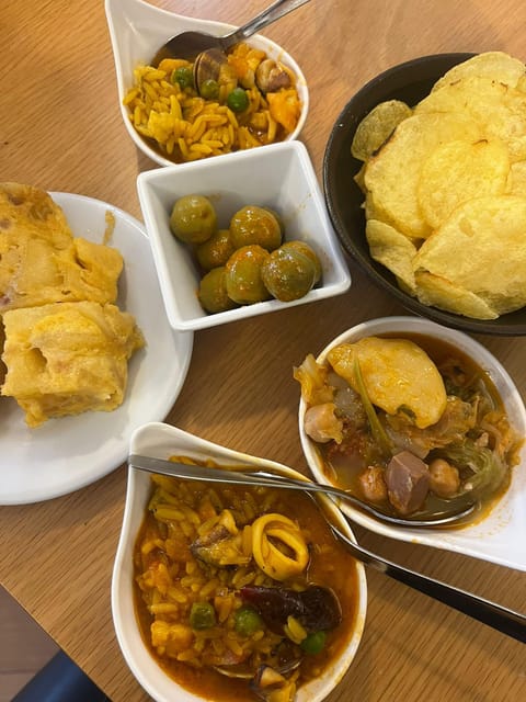 Santiago: Guided Foodie Tour with Drinks, Tapas & Live Music - When to book, and when to avoid Monday