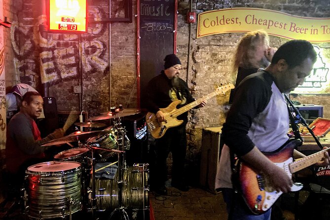 Savannah Live Music Walking Tour - City Market, where the night gathers speed