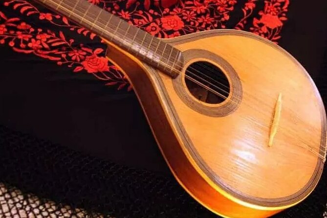 Semi Private Oporto Fado Show with Dinner - Small-group attention and the guide’s role