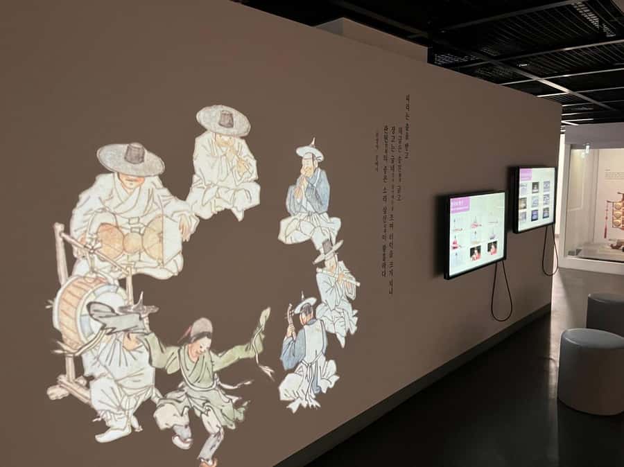 SEOUL: Gugak - Korean Traditional Music Museum&Concert Tour - What the guide adds to the experience