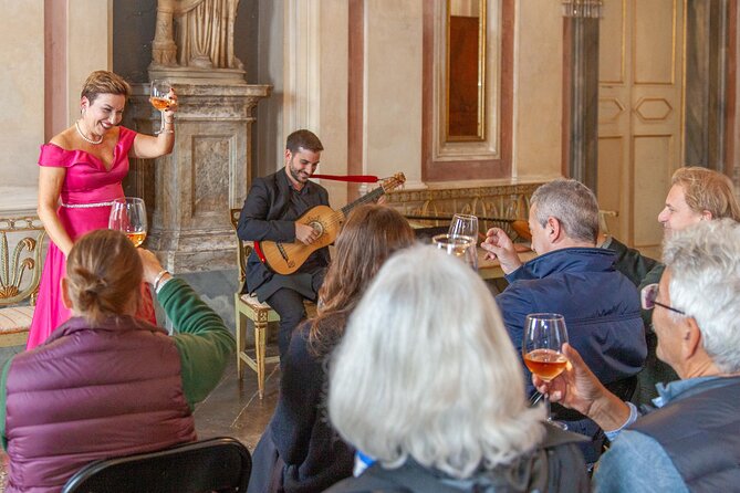 Siena: Intimate Opera Concert & Tour in Piazza del Campo - Hearing Monteverdi and Frescobaldi in close quarters