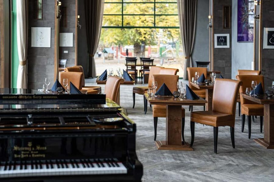Sinatra Tribute. Concert & dinner. - Why the Mánes setting matters