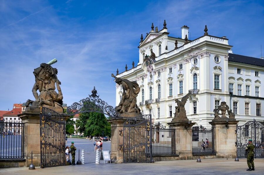 Skip-the-line Lobkowicz Palace Private Tour & Concert - Comparing the four tour options