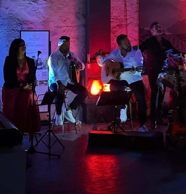 Soul of Portugal: an immersive experience of fado, wine, and tradition - The port wine and Portuguese table