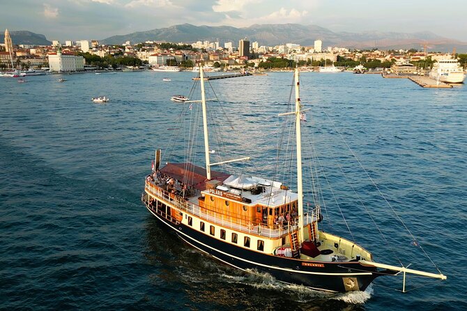 Split Sunset Cruise With Live Music - The essentials at a glance