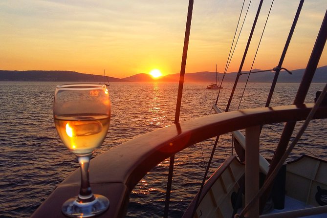 Split:Sunset Cruise with Live Music - Across Kaštela Bay With Mountains Ahead