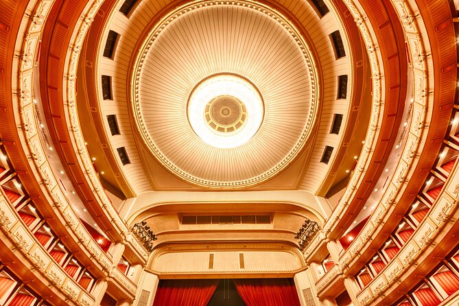 STATE OPERA - PRIVATE guided tour (tickets included) - A 90-minute route through grand rooms and modern rebuilds
