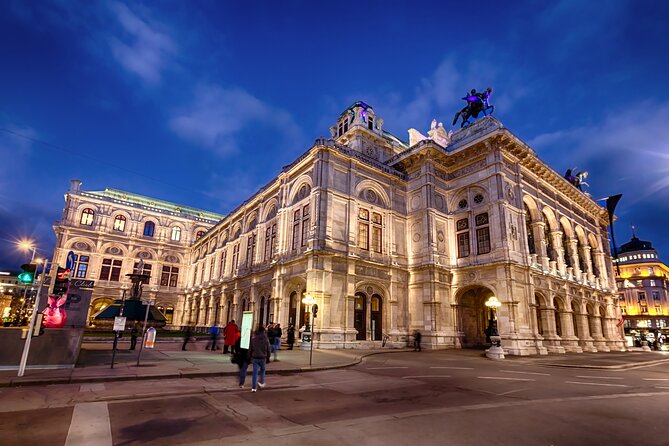 STATE OPERA - PRIVATE guided tour (tickets included) - The Opera Ball and Vienna’s public theater