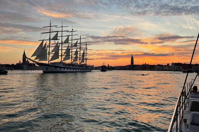 Sunset Jazz Catamaran Cruise with Aperitivo and Live Saxophone - What the aperitivo adds to the evening