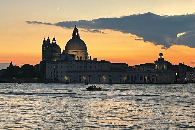 Sunset Jazz Catamaran Cruise with Aperitivo and Live Saxophone - The saxophone question
