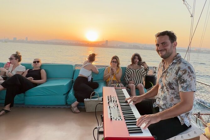 Sunset Sailing in Barcelona & Live Music by Aperol - Practical details before you book