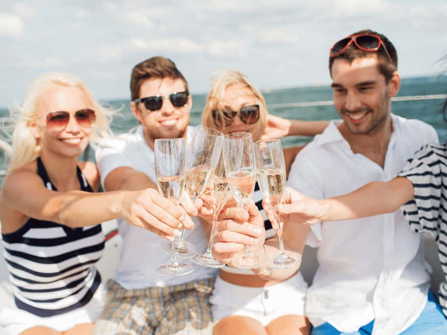 Sydney Harbour: 3-Hour Lunch Cruise with Live Music - Dessert, tea, and the move to the upper deck