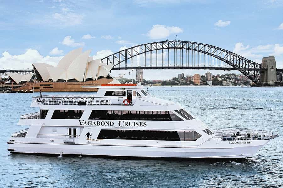 Sydney Harbour: 3-Hour Lunch Cruise with Live Music - Boarding at King Street Wharf in Darling Harbour