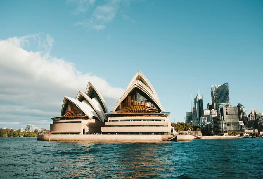 Sydney: Opera & Harbour Bridge Small-Group Kayak Tour - Luna Park and the return to Lavender Bay