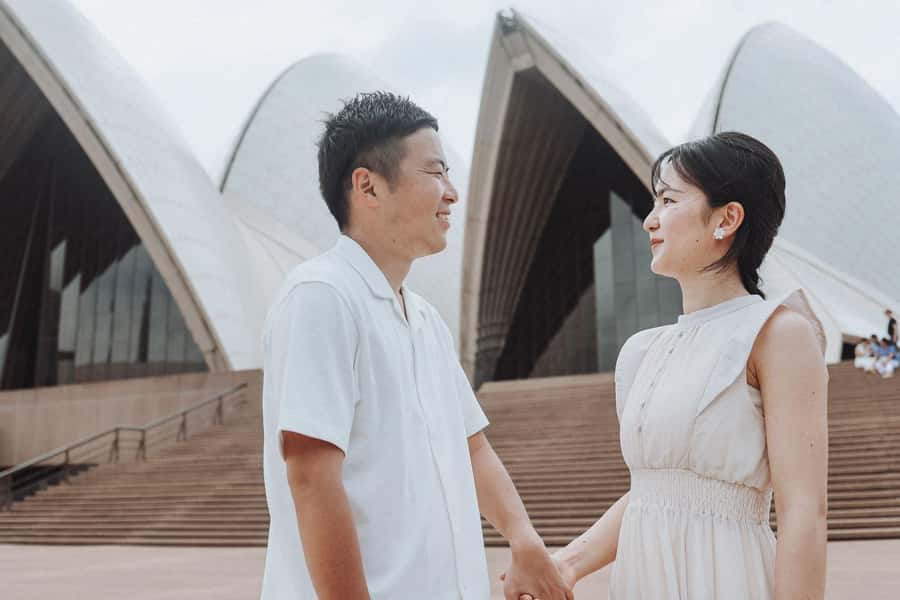 Sydney: Private Photoshoot outside the Opera House - Who gets the best value from the $106 price