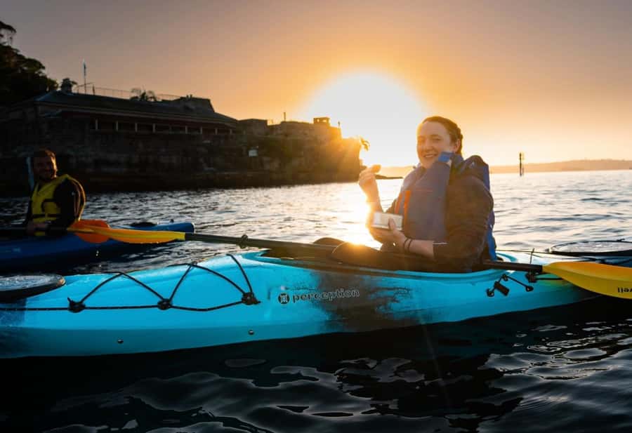 Sydney: Sunset Kayak Tour with Opera House Views - The sunset stop at McMahons Point
