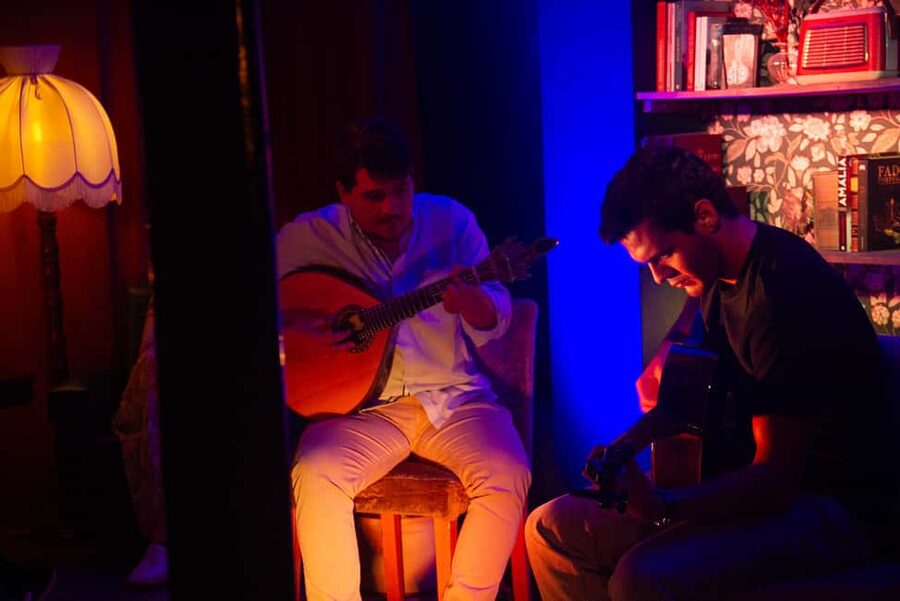 The Best of Traditional Fado at Fado do 31 - A Souvenir Photo With the Portuguese Guitar