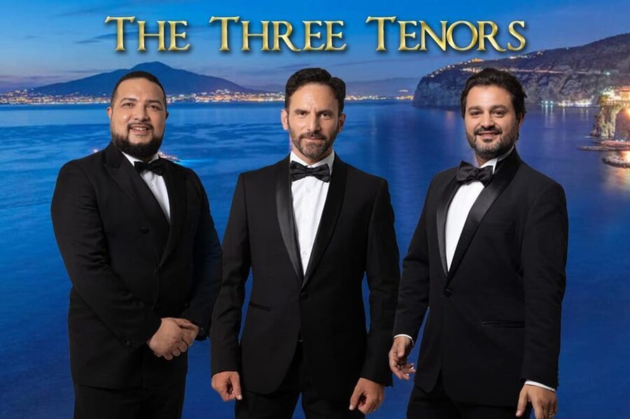 The Three Tenors in Sorrento: Opera Arias, Naples and Songs - The first half: familiar opera arias